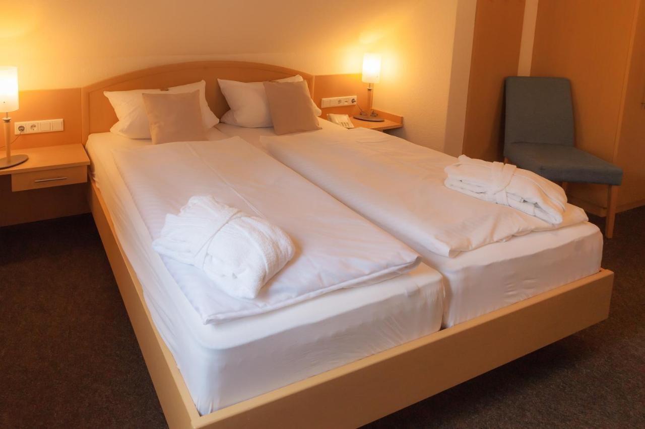 Landhotel Hermannshoehe เลคเดิน ภายนอก รูปภาพ